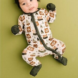 Winter Bears/Forest Friends Kids Footie - Cream and Green | Size 6-12 Months